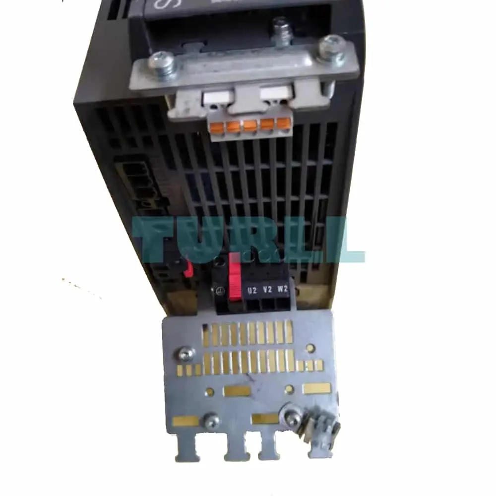 6SL3210-1KE21-3AB1 Siemens SINAMICS G120C Original Brand New 4 6SL3210-1KE21-3AB1 SINAMICS G120C